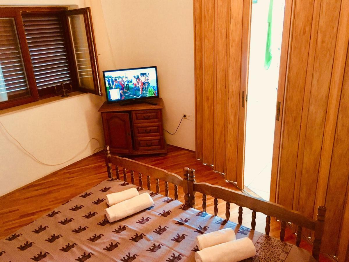 Apartmani Nina 希贝尼克 外观 照片