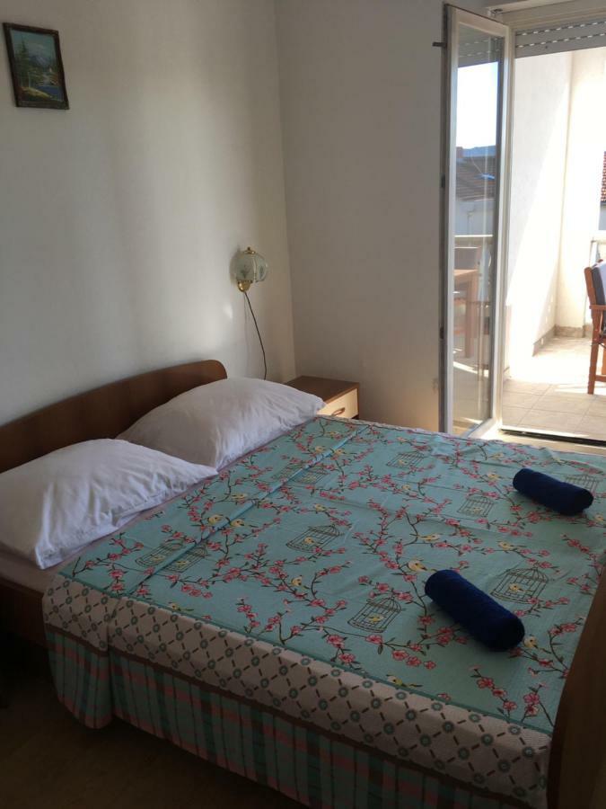 Apartmani Nina 希贝尼克 外观 照片