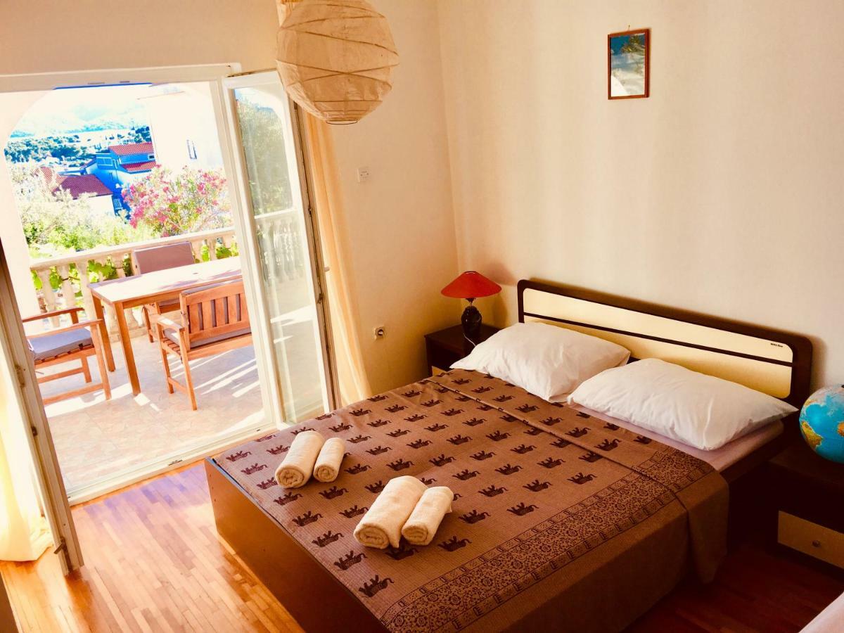 Apartmani Nina 希贝尼克 外观 照片