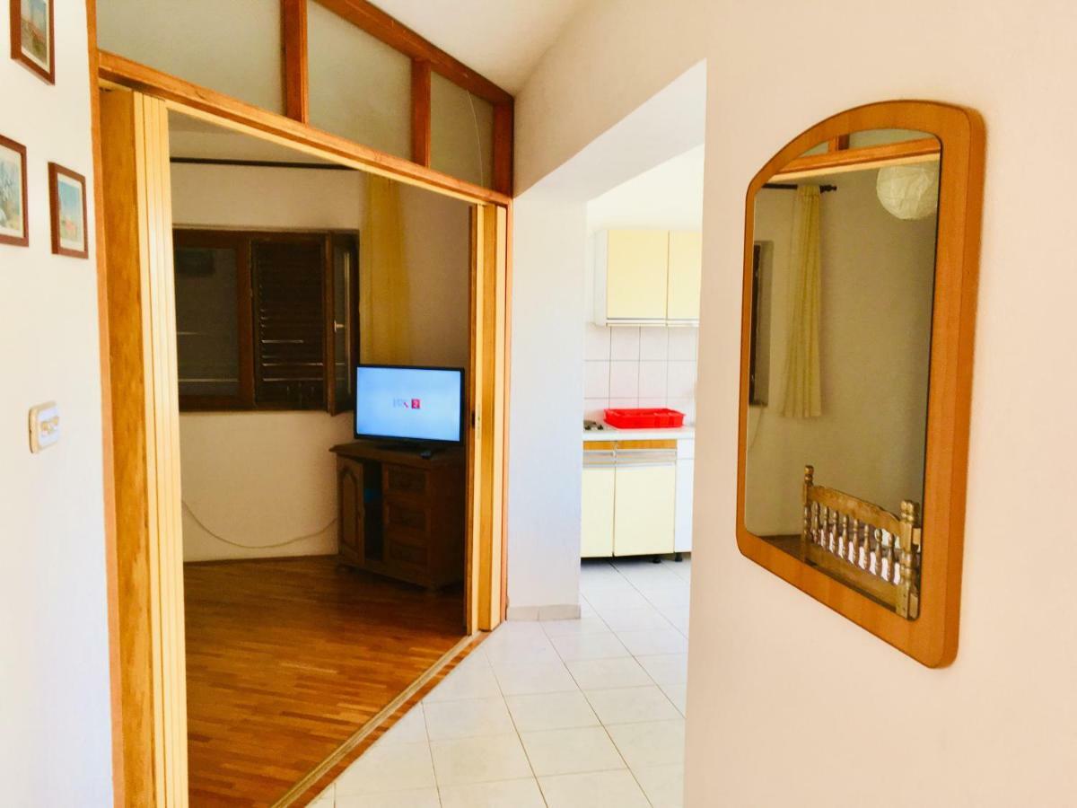 Apartmani Nina 希贝尼克 外观 照片